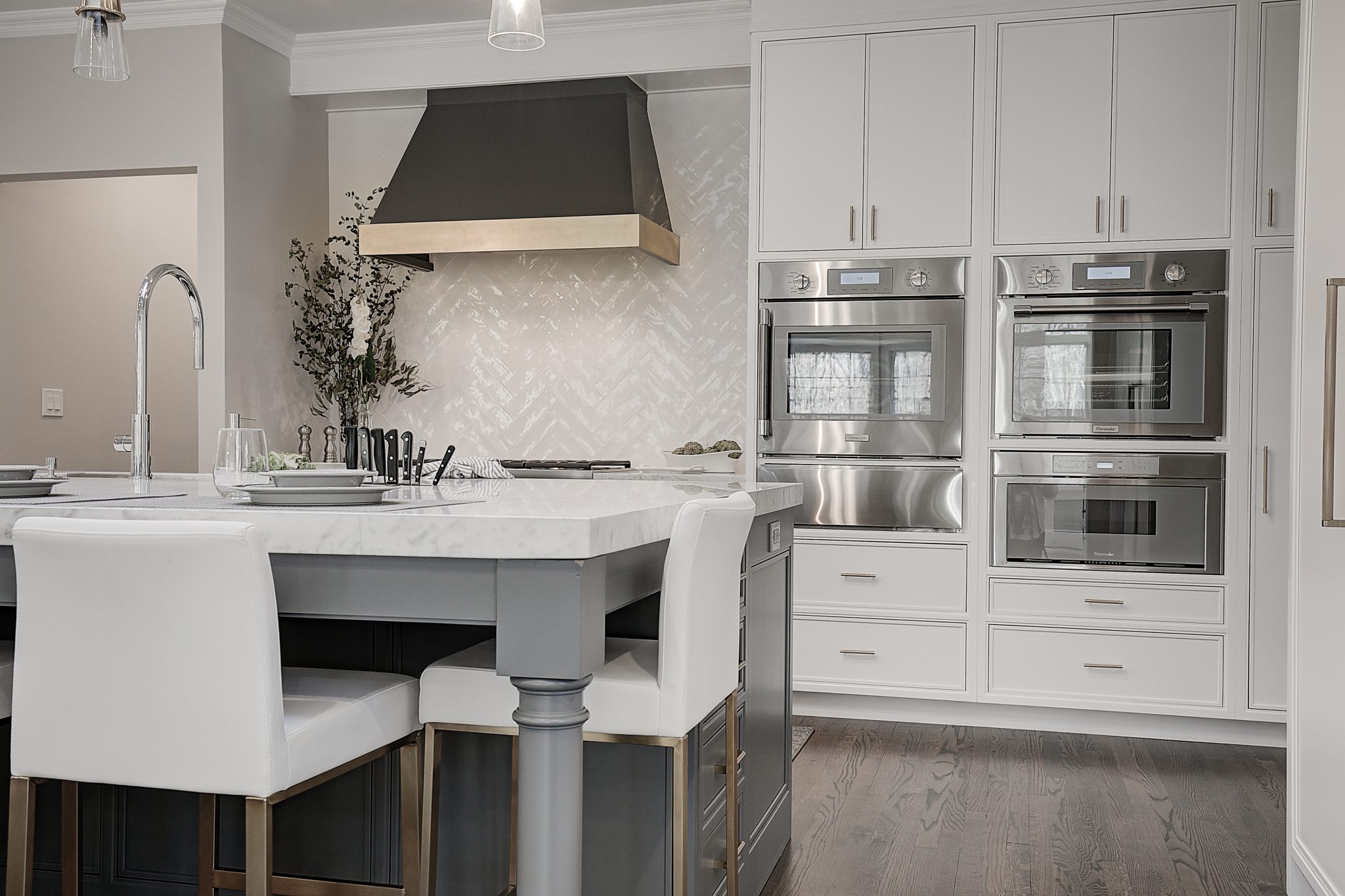 White Kitchen Cabinets - Are They Still in Style? | Packard Cabinetry